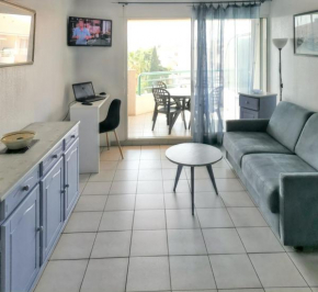 Appartement charmant avec vue à Fréjus - 35 m² - Piscine Partagée